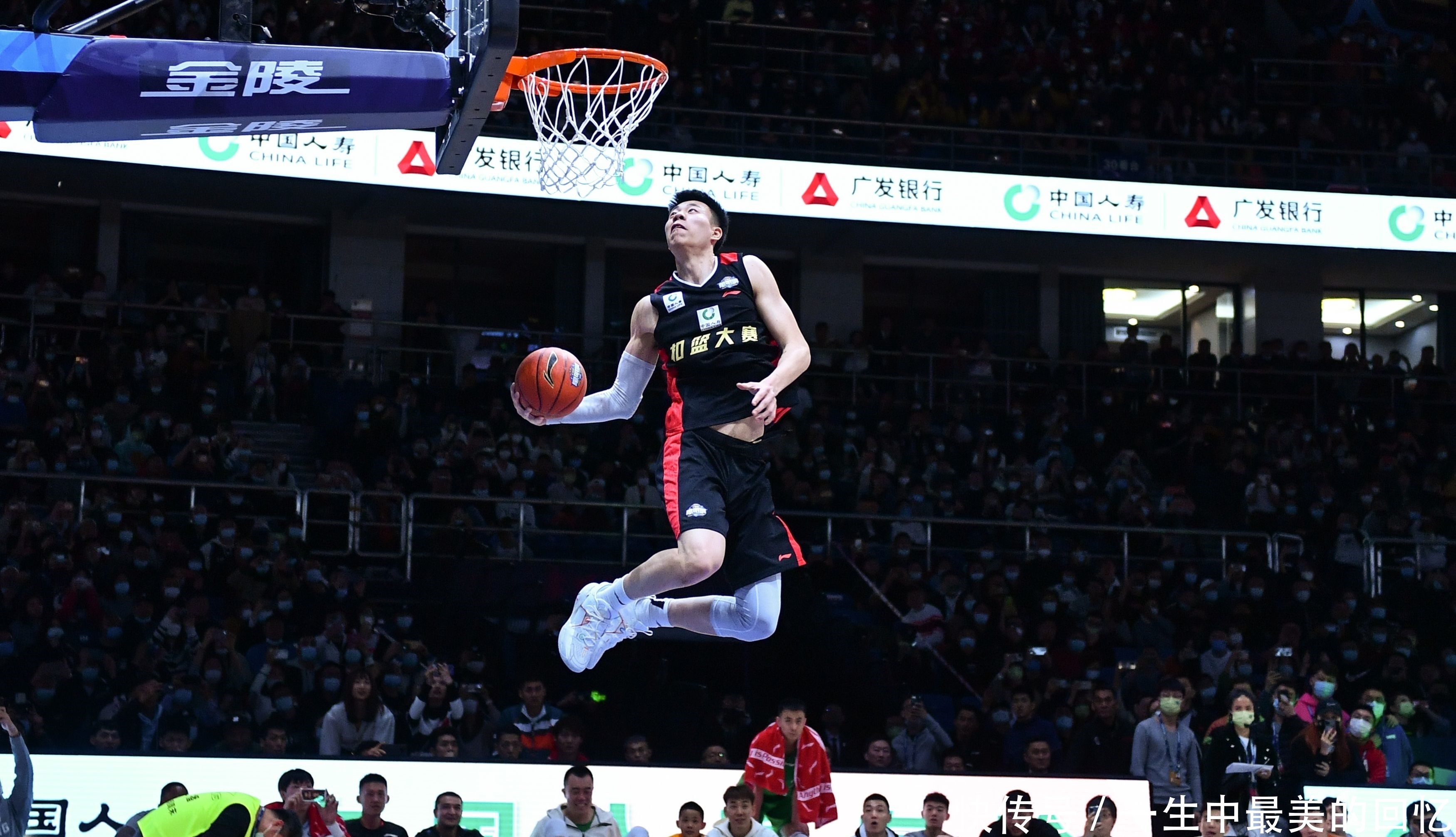 NBA最新戰(zhàn)力榜：雷霆居首 湖人跌至第8 勇士上升8名來到第5