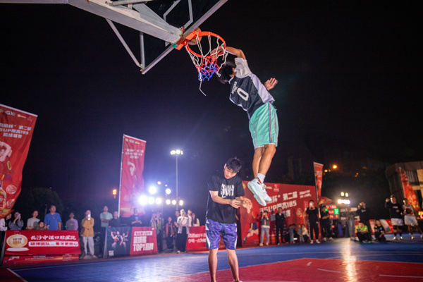 在NBA中,父子都效力過NBA聯(lián)盟的有哪些? 在NBA中,父子都效力過NBA聯(lián)盟的有哪些?